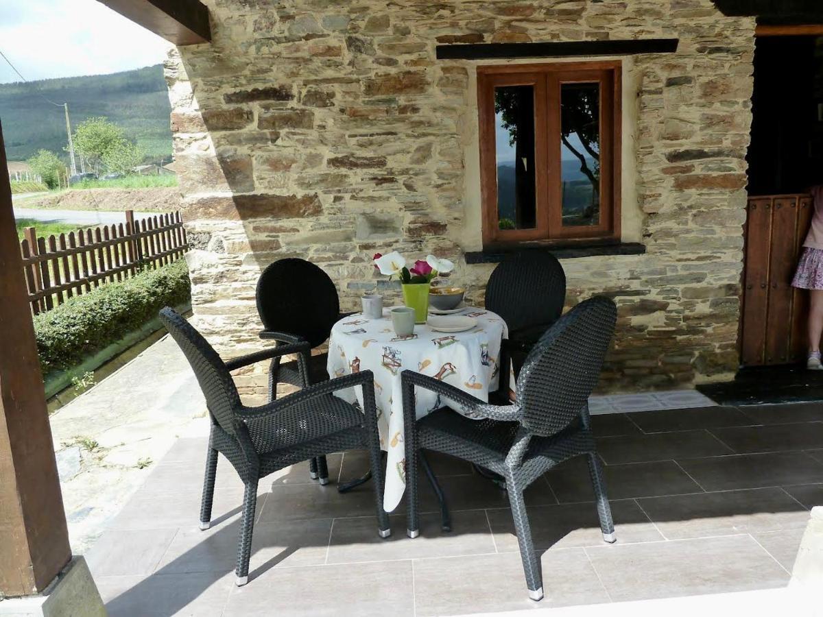 Villa Casita feliz entre montañas y cerca del mar Trabada Exterior foto