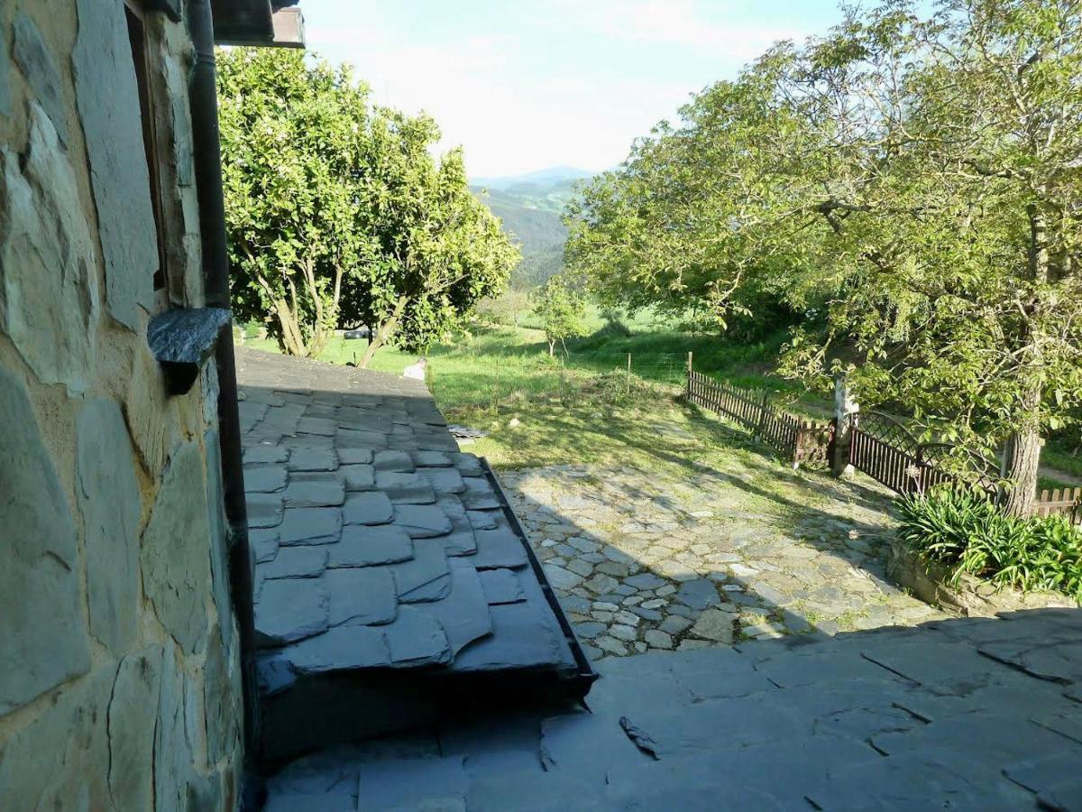 Villa Casita feliz entre montañas y cerca del mar Trabada Exterior foto