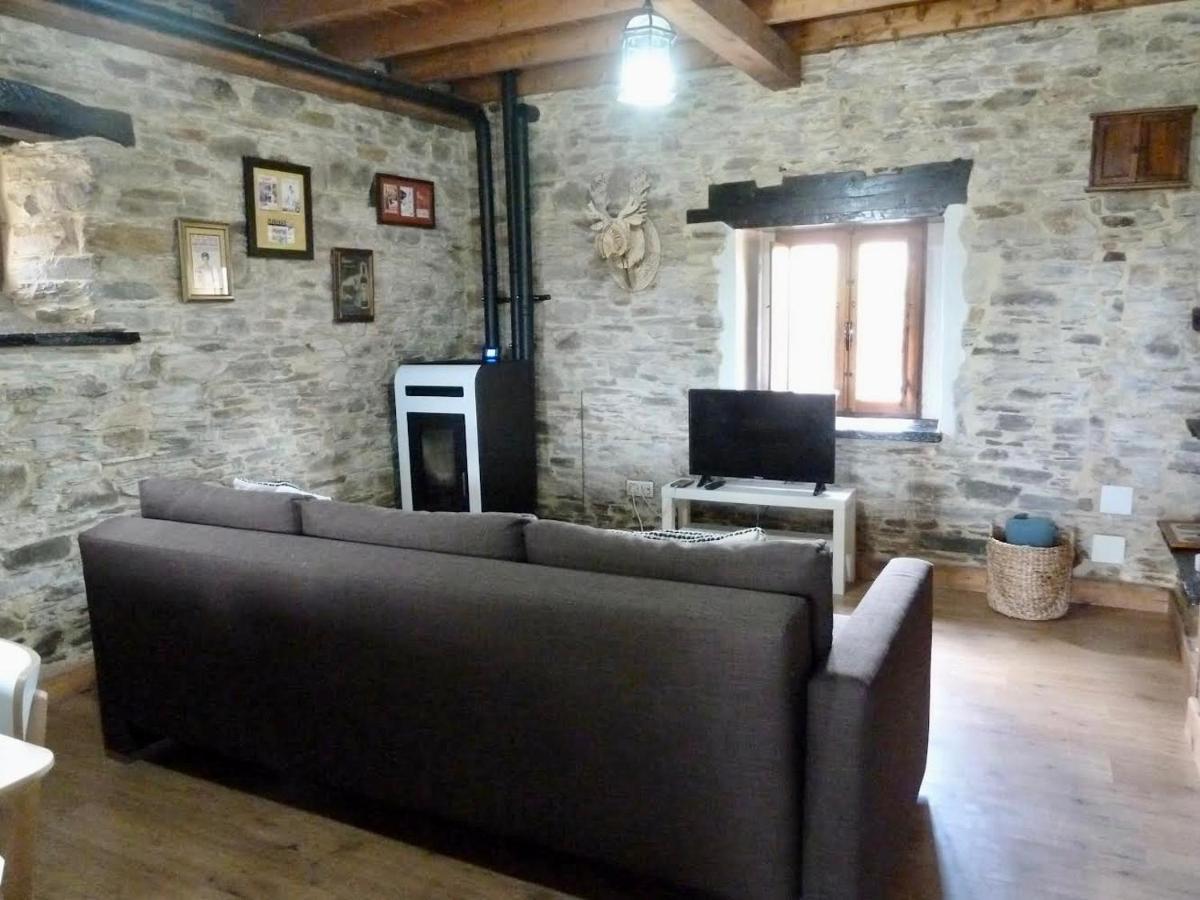 Villa Casita feliz entre montañas y cerca del mar Trabada Exterior foto